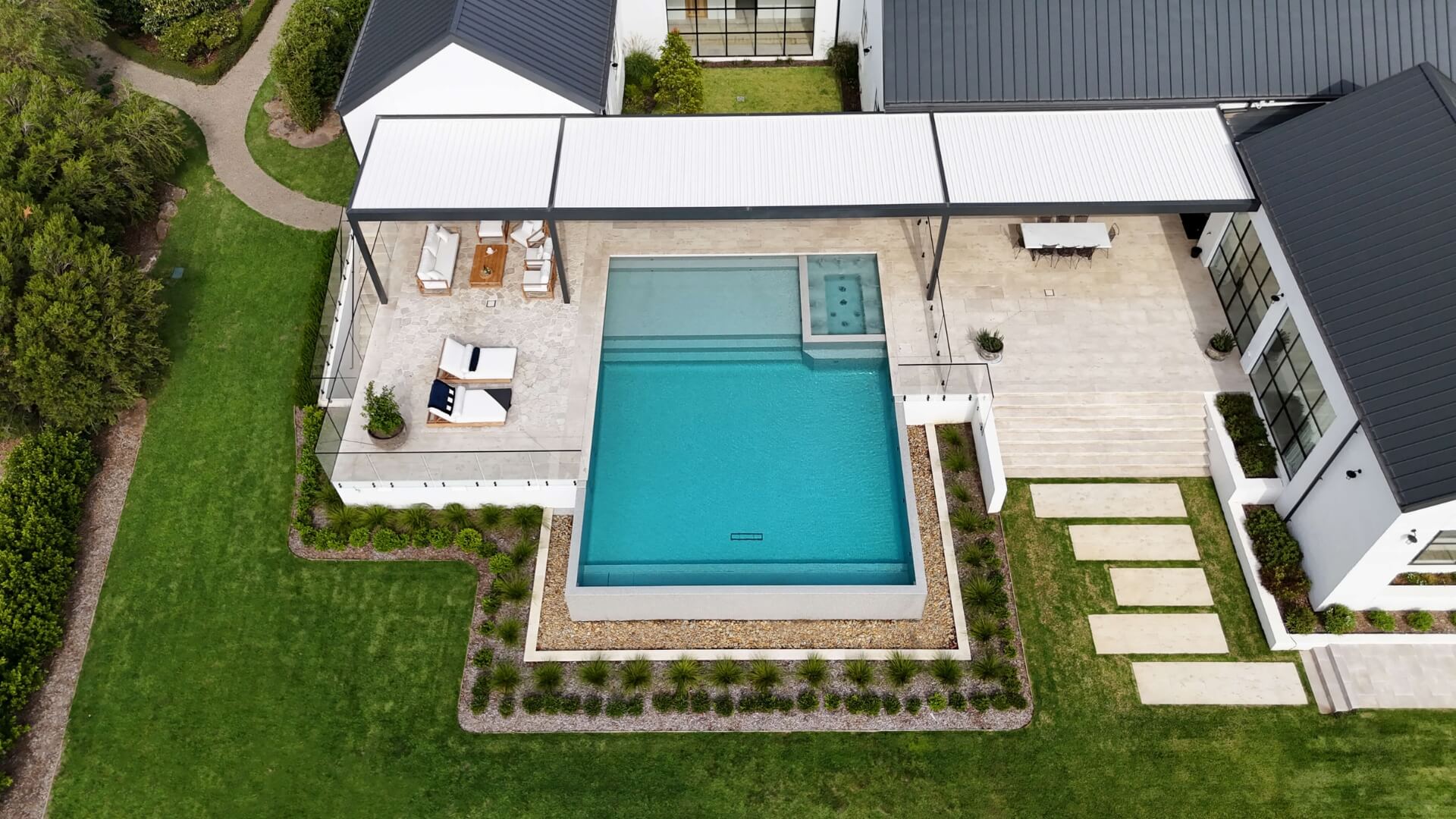 Seaspray Pools Melbourne | Luxury Pool Design